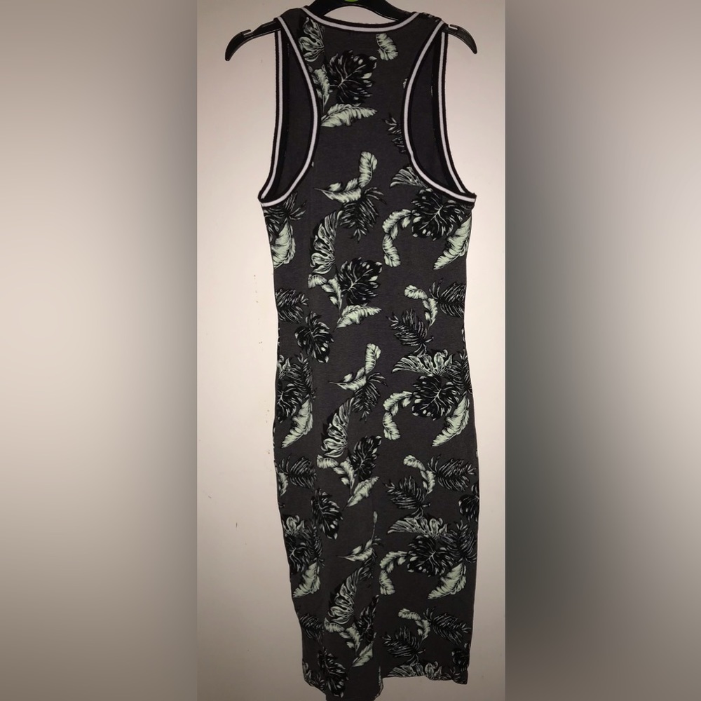 Dress - Picture 2 of 7